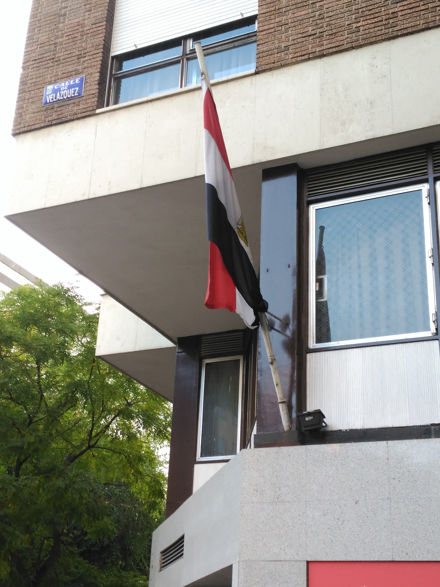 Asamblea aprueba a diplomático investigado en España como embajador en Egipto