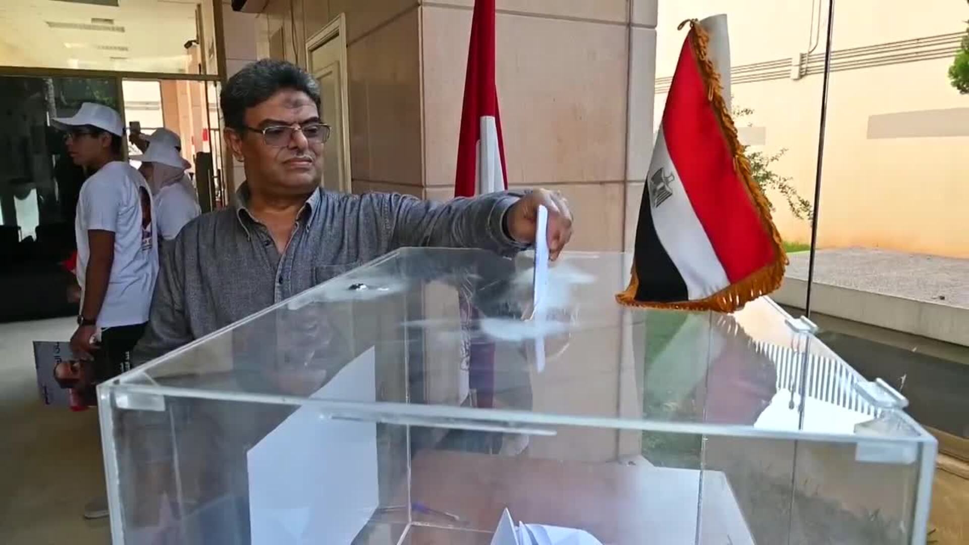 Asamblea aprueba a diplomático investigado en España como embajador en Egipto