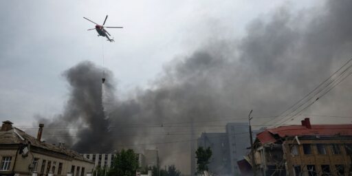Ataque masivo con drones y misiles deja decenas de muertos en Kiev