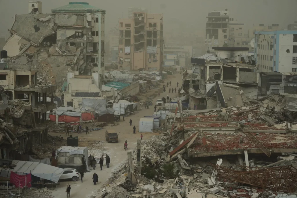 Ataques israelíes dejan muertos en Gaza y complican la tregua