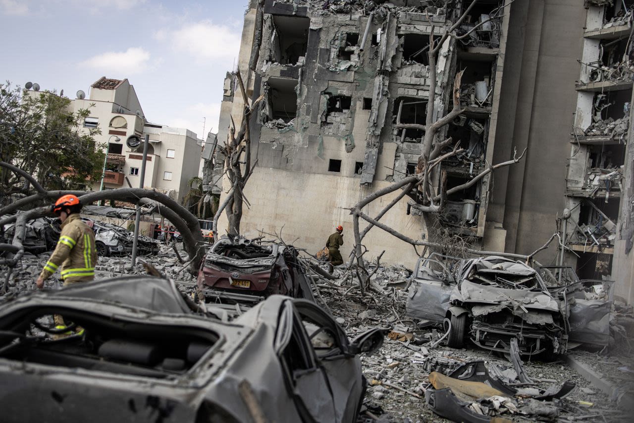 Ataques israelíes dejan muertos en Gaza y complican la tregua