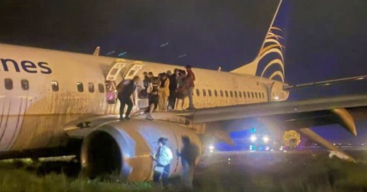 Avión de Amazon en Miami se estrella y se incendia en la pista
