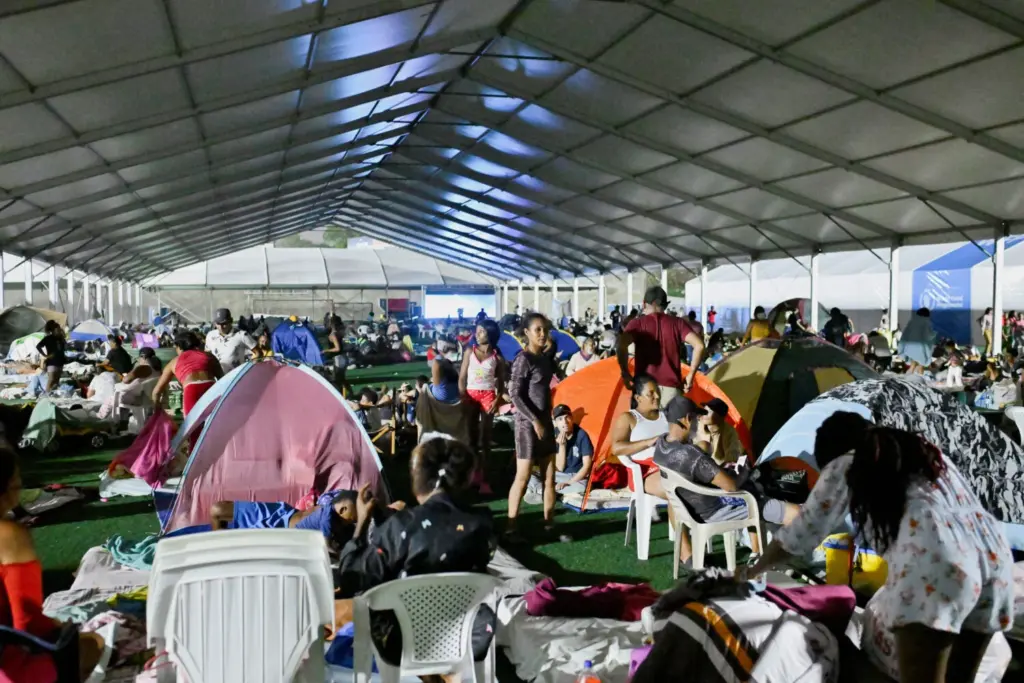 Campamentos desplazados La Guaira tras terremotos: retos y realidades