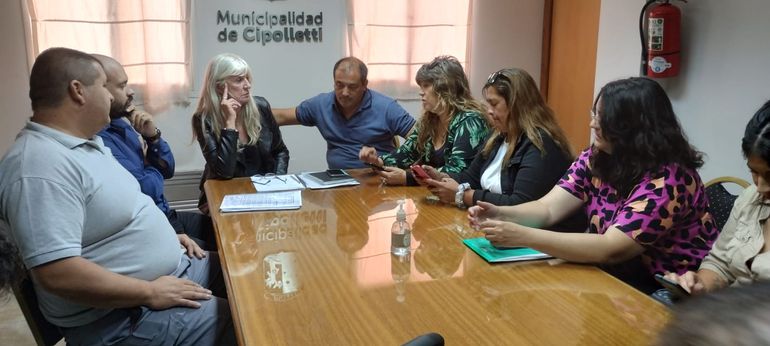 Colonia prohibirá cuidacoches en su departamento
