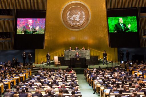 Con mediación de Estados Unidos, Rusia y Ucrania negocian un cese del fuego que excluye las demandas estratégicas de Zelensky y Putin