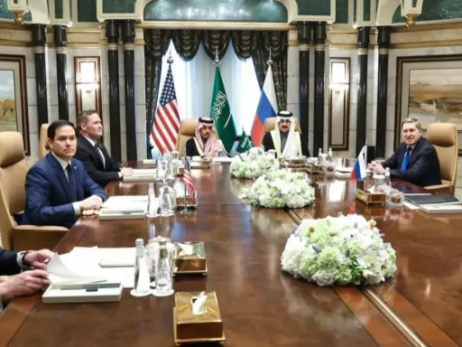 Con mediación de Estados Unidos, Rusia y Ucrania negocian un cese del fuego que excluye las demandas estratégicas de Zelensky y Putin - Portada Oficial