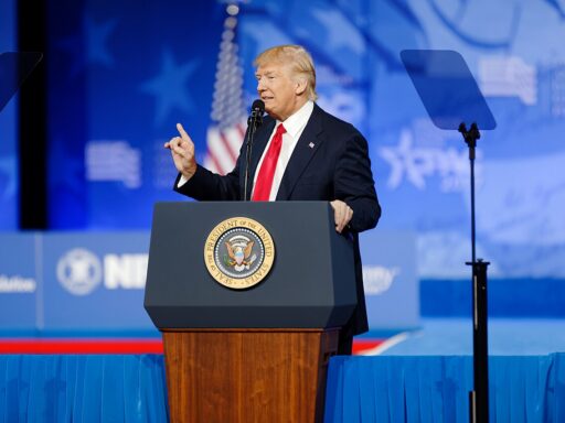 Decisión de Donald Trump de postergar los aranceles a la Unión Europea hacen que el dólar global vuelva a fortalecerse