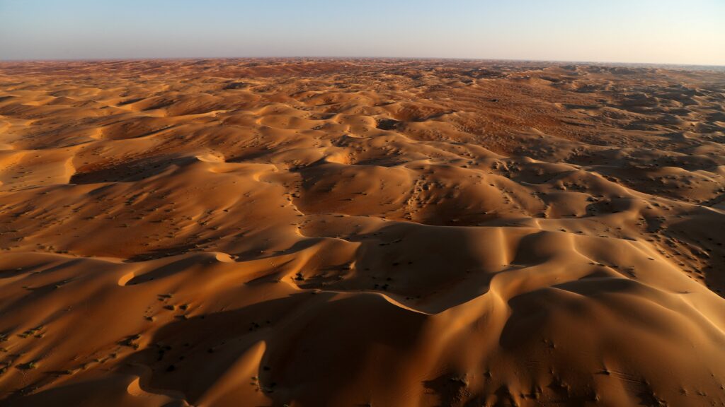 Imagen ilustrativa de Qué se experimenta al adentrarse en un desierto y por qué el calor puede volverse extremo - Infobae