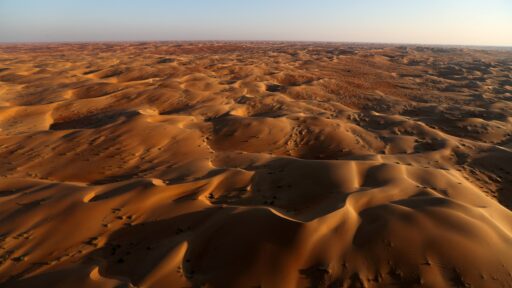 Imagen ilustrativa de Qué se experimenta al adentrarse en un desierto y por qué el calor puede volverse extremo - Infobae