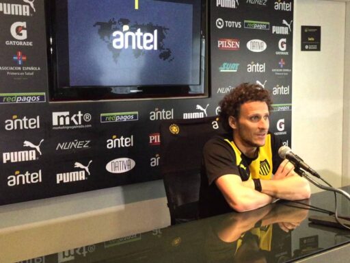Diego Forlán completa su cuerpo técnico para amistosos de selección