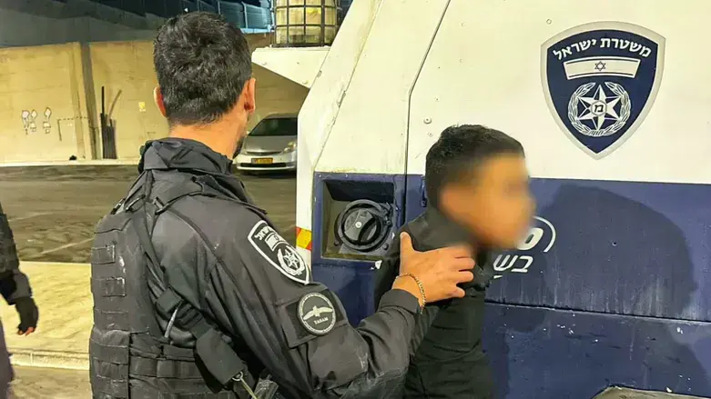 Director palestino ganador del premio Oscar es arrestado por el ejército de Israel