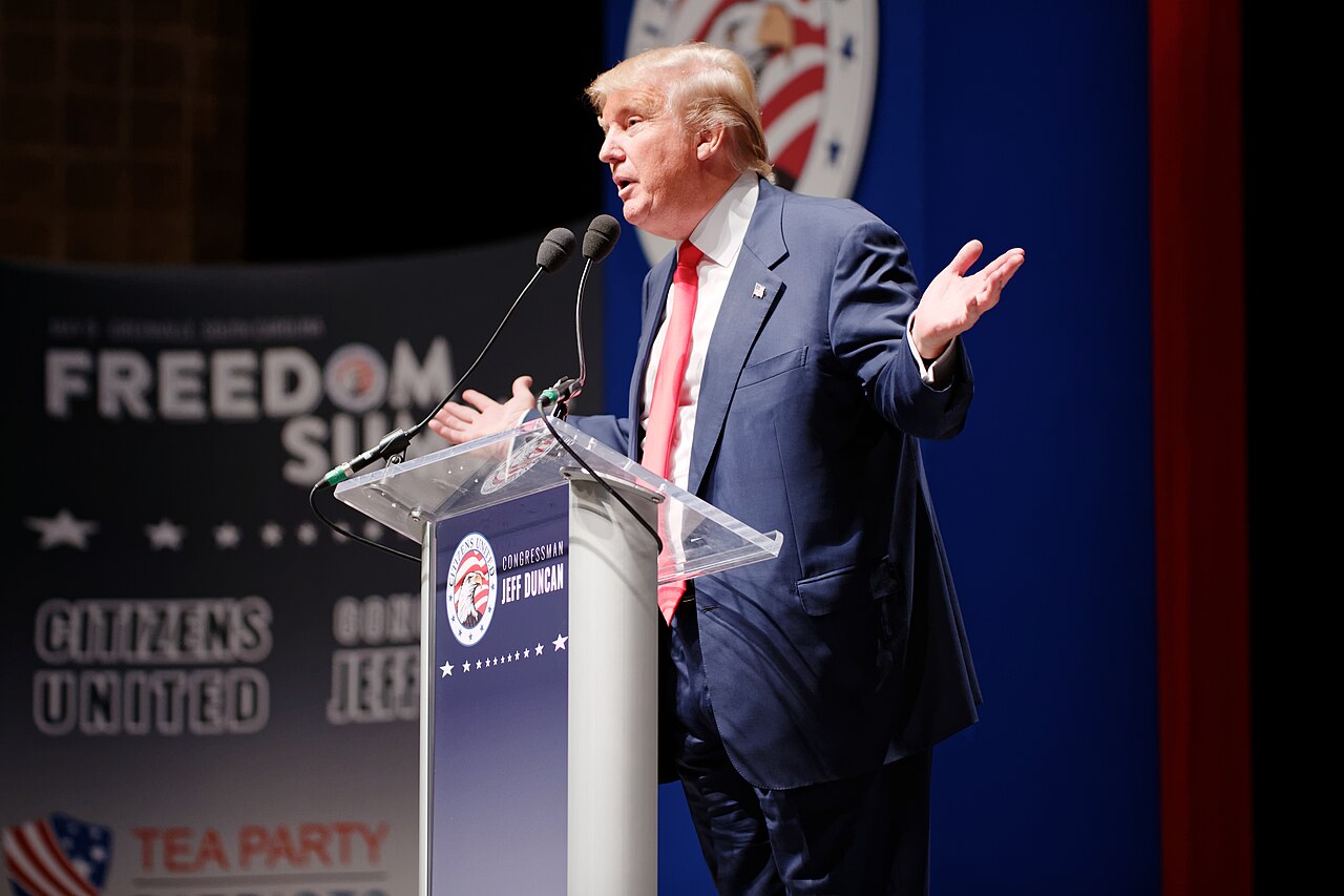 Donald Trump en acto oficial