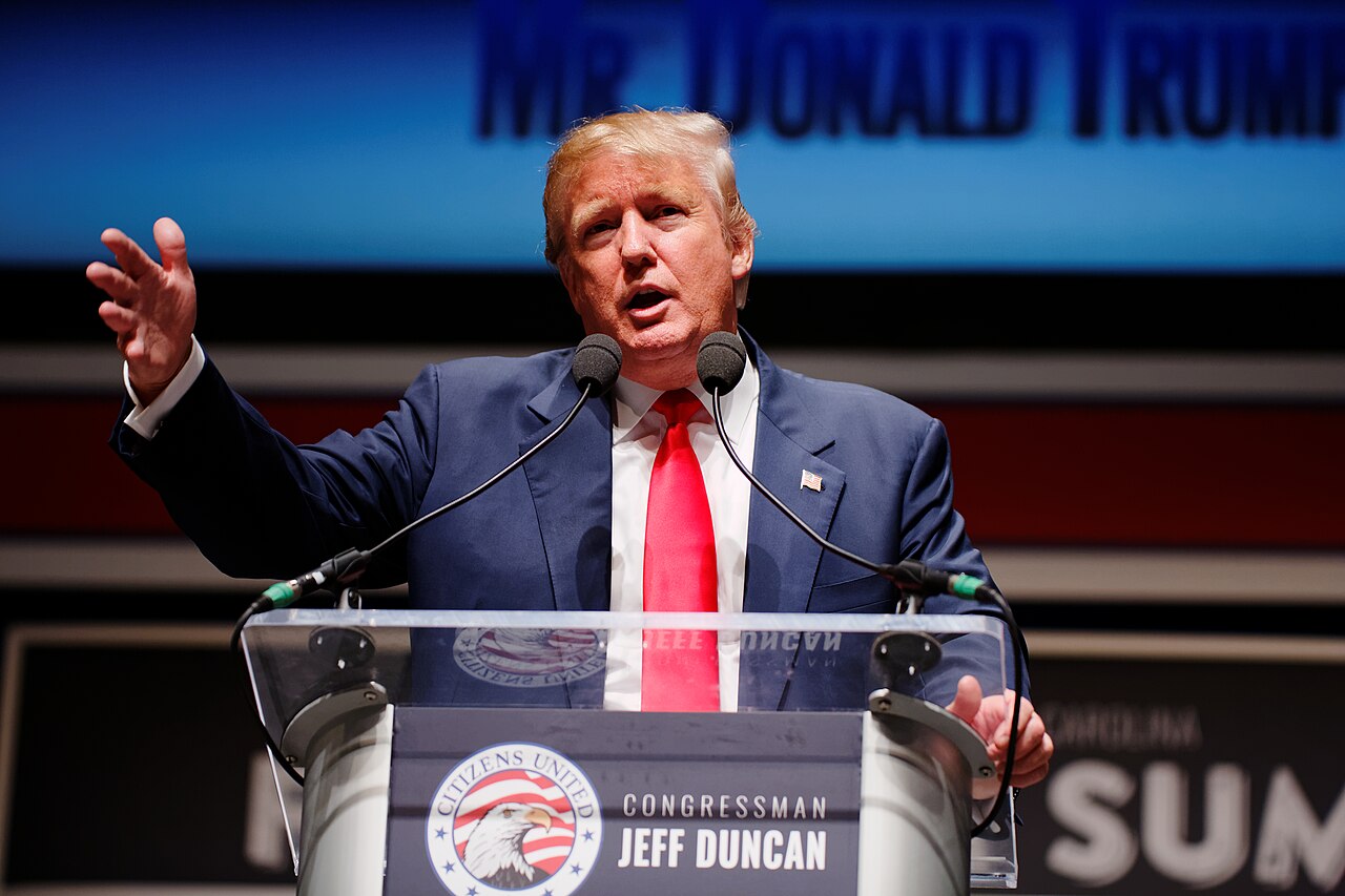 Donald Trump en acto oficial
