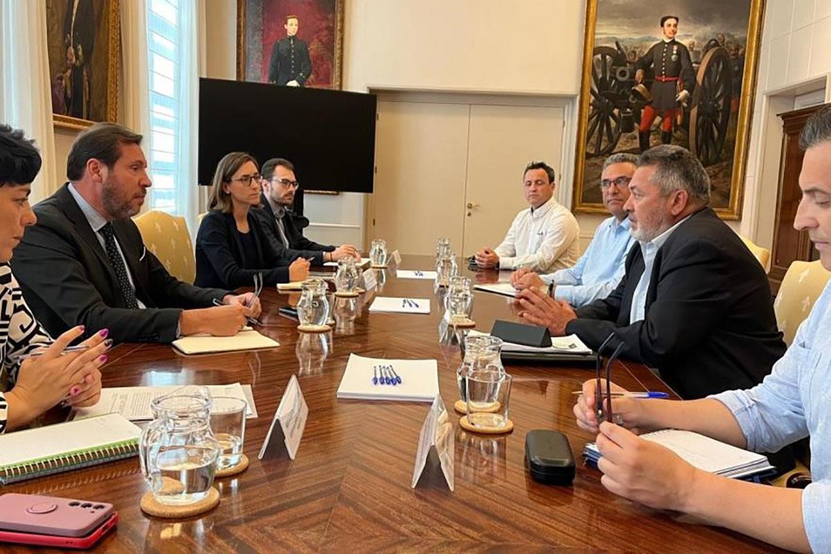 Edil blanco denuncia que taxis accesibles de la IM incumplen normas UNIT