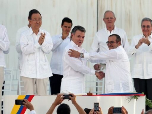 El dilema de los excombatientes tras la paz total en Colombia