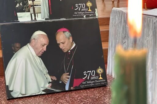 El lujo vuelve al Vaticano: El Papa León XIV retoma polémica tradición que el Papa Francisco había eliminado