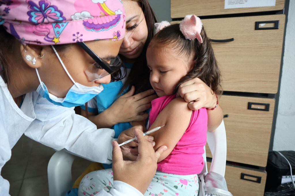 El MSP amplía la vacunación gratuita contra el meningococo para niños de 6 a 15 años