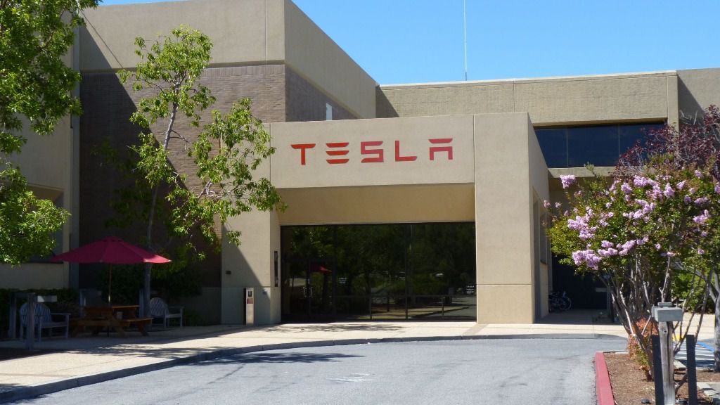 Elon Musk anuncia una reducción significativa a su participación en el gobierno de Donald Trump tras registrar enormes caídas de ingresos en Tesla