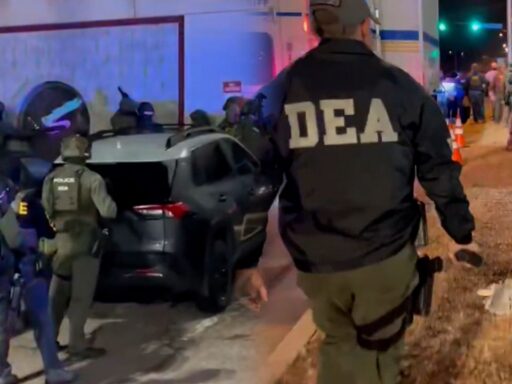 En redada, más de 100 inmigrantes fueron arrestados en club nocturno de Colorado