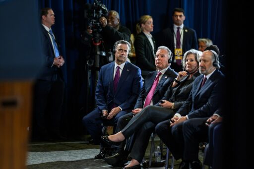 Estados Unidos envía más tropas cerca de Venezuela