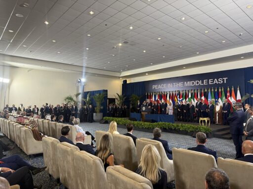 Estados Unidos envía su fuerza militar al Caribe: Venezuela denuncia invasión