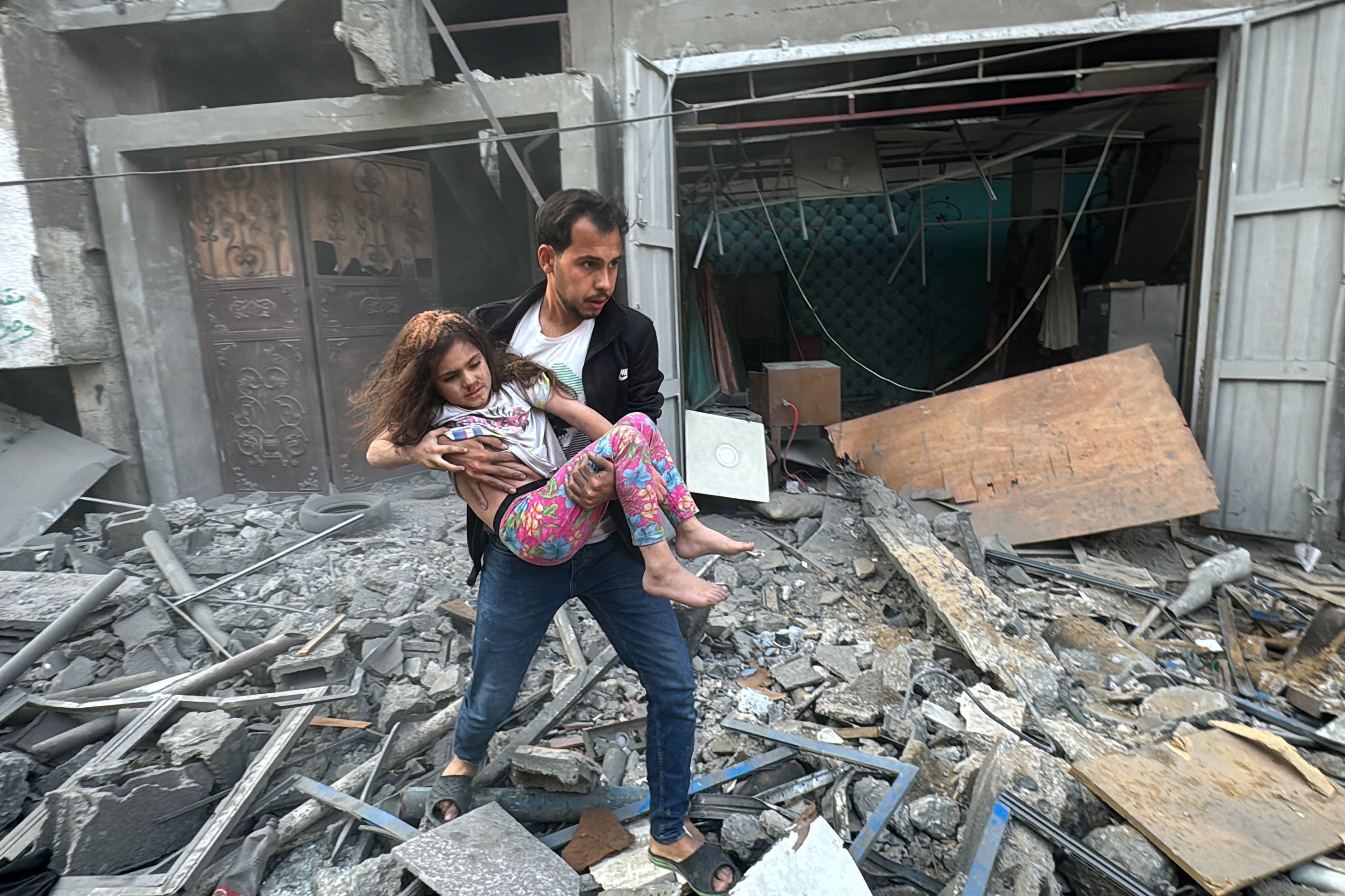 Fallecen niños palestinos en bombardeo israelí en Gaza
