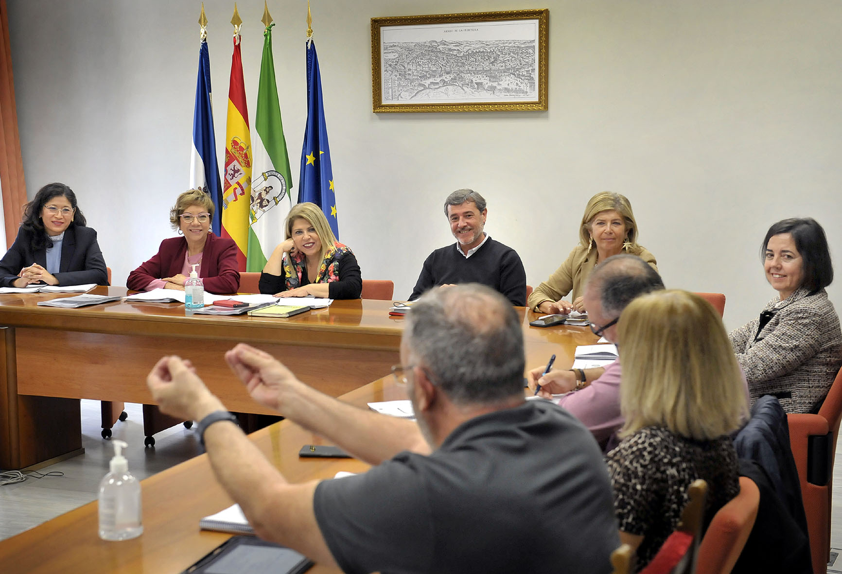 Frente a vecinos furiosos, la IM anuncia exoneración