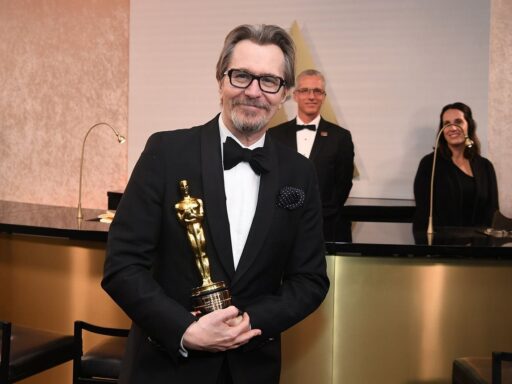 Gary Oldman: 6 momentos que definieron una carrera legendaria