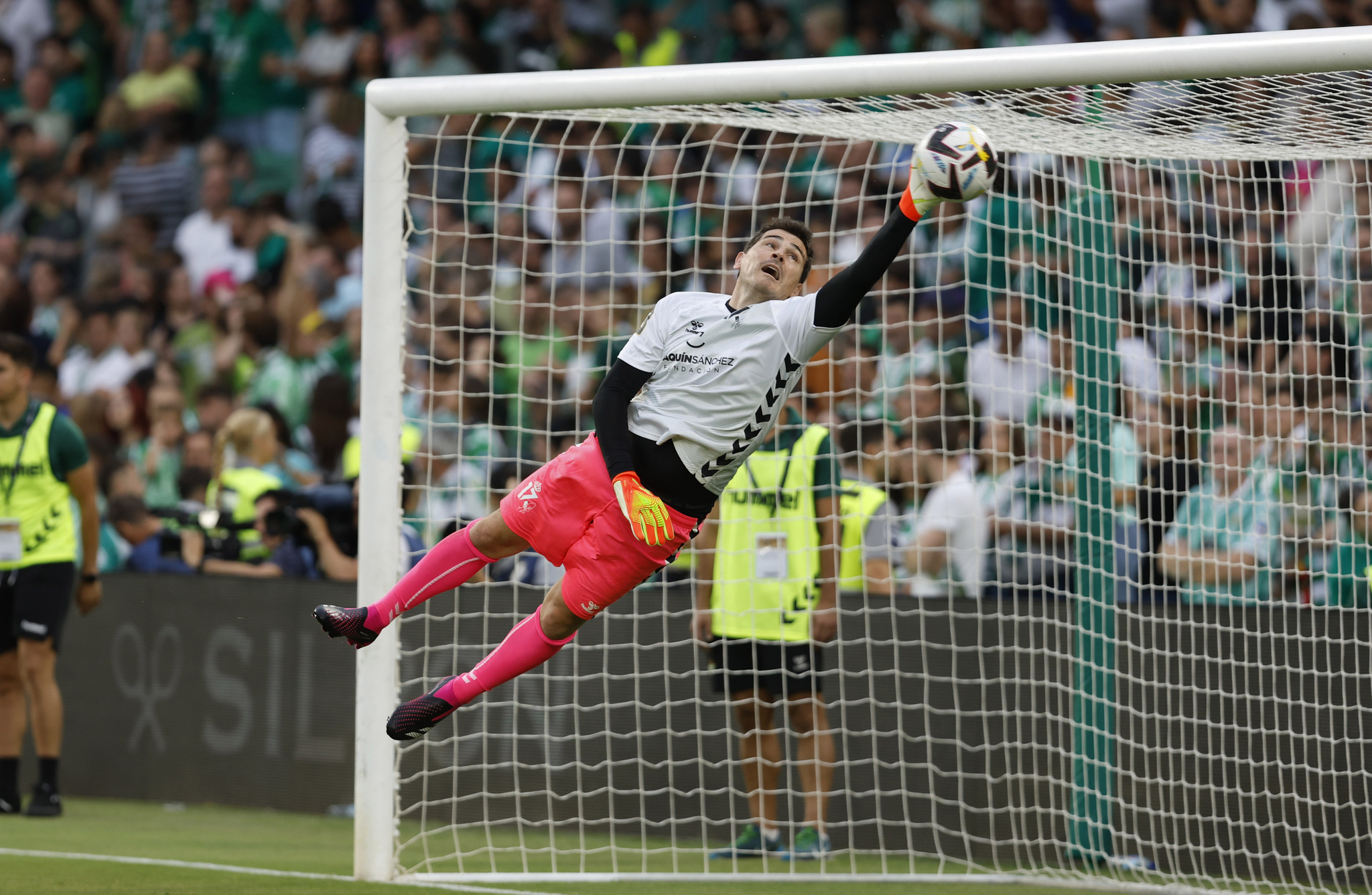Iker Casillas: El guardián que guardó la gloria del fútbol