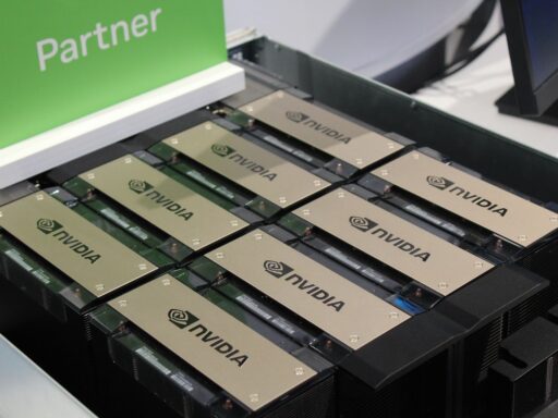 Lambda consigue 1.000 millones en deuda para comprar chips Nvidia