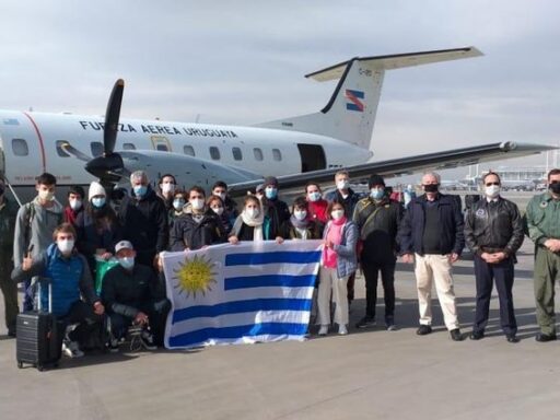 Llegó primer vuelo de Uruguay con ayuda humanitaria a Venezuela