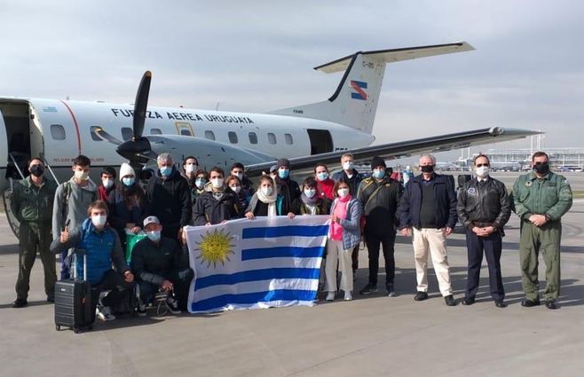 Llegó primer vuelo de Uruguay con ayuda humanitaria a Venezuela