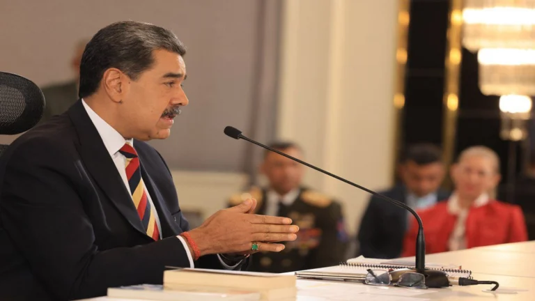 Maduro publica fotos por primera vez desde su encarcelamiento