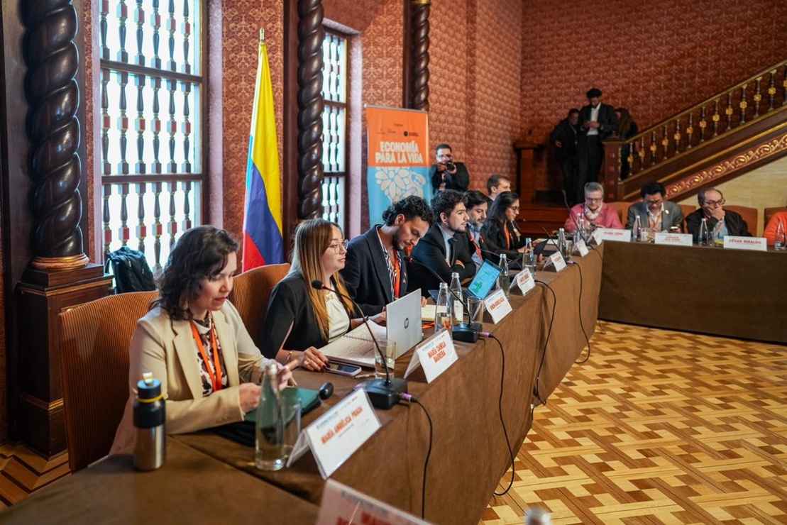 Memorándum binacional divide a Colombia