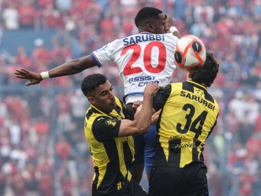 Nacional lidera el Clausura y la tabla anual tras vencer a Peñarol en el clásico
