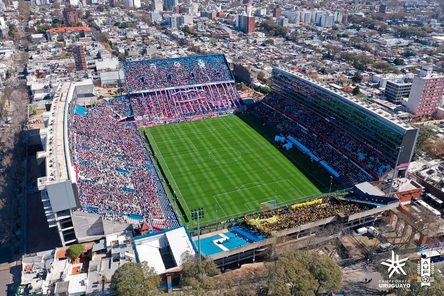 Nacional lidera el Clausura y la tabla anual tras vencer a Peñarol en el clásico