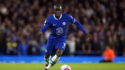 N'Golo Kanté: la magia del mediocampo que redefinió el fútbol