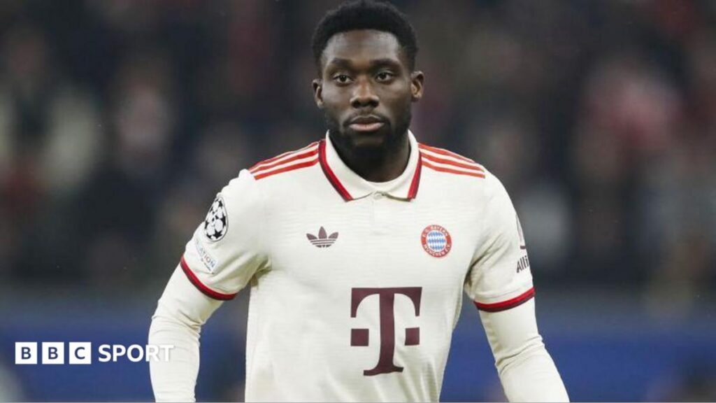 Alphonso Davies jugando para el Bayern Munich