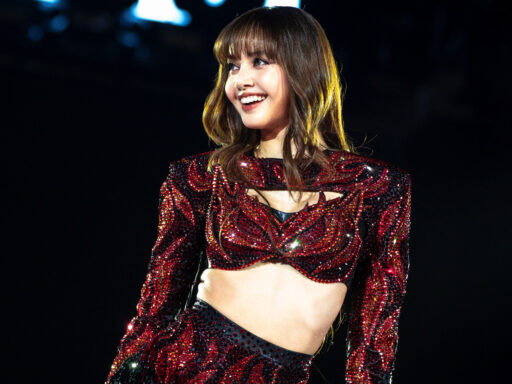 Lisa de Blackpink en concierto internacional de K-pop