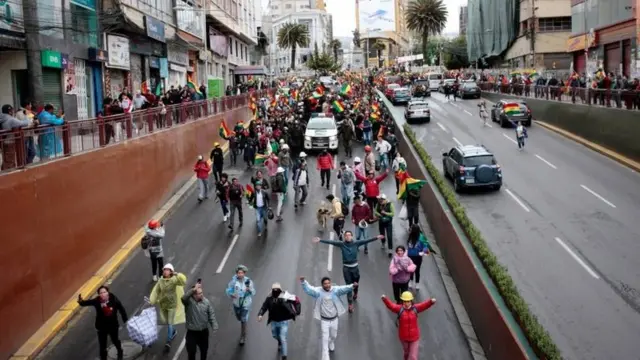 Presidente de Bolivia acusó a Evo Morales de atentar contra la democracia