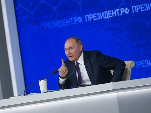 Putin autoriza control estatal de instalaciones privadas dañadas por Ucrania