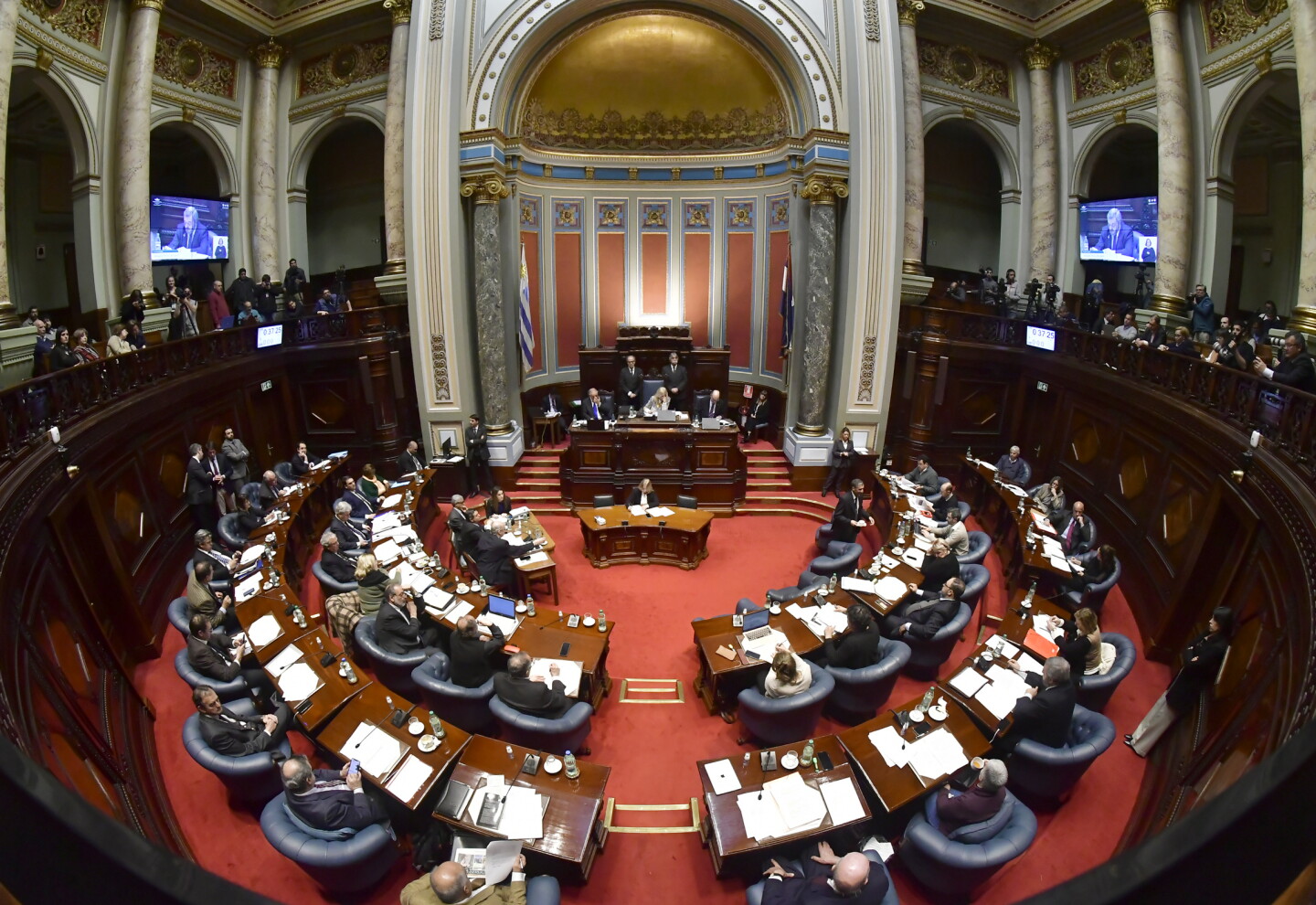 Senado aprueba licencia remunerada para asistir a eventos escolares en Uruguay