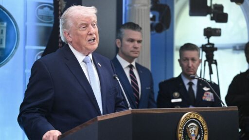 Trump dice que lo peor para Irán “está por llegar”