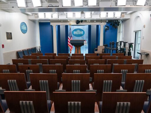 Donald Trump y veto a la prensa en la Casa Blanca