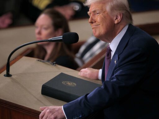 Trump y China intensifican guerra comercial tras aranceles a Canadá