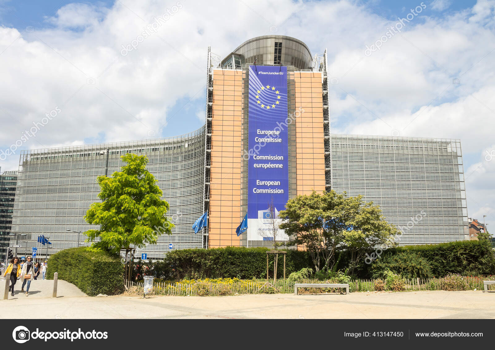 UE pospone contramedidas a Estados Unidos hasta agosto