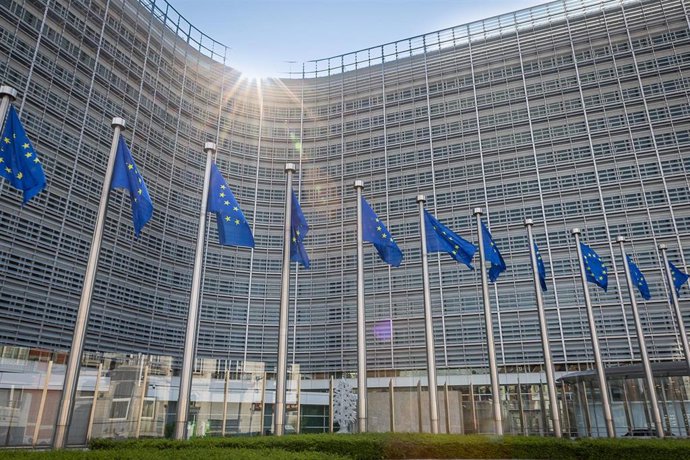 Unión Europea propone cobro de aranceles a empresas como Shein y Temu