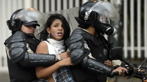 Venezolanos anhelan intervención militar de Estados Unidos