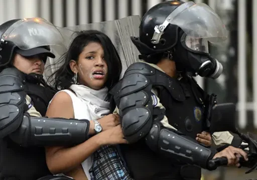 Venezolanos anhelan intervención militar de Estados Unidos