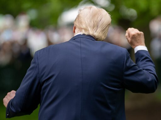 Venezolanos y cubanos en EE UU enfrentan nueva batalla legal tras demanda de Trump